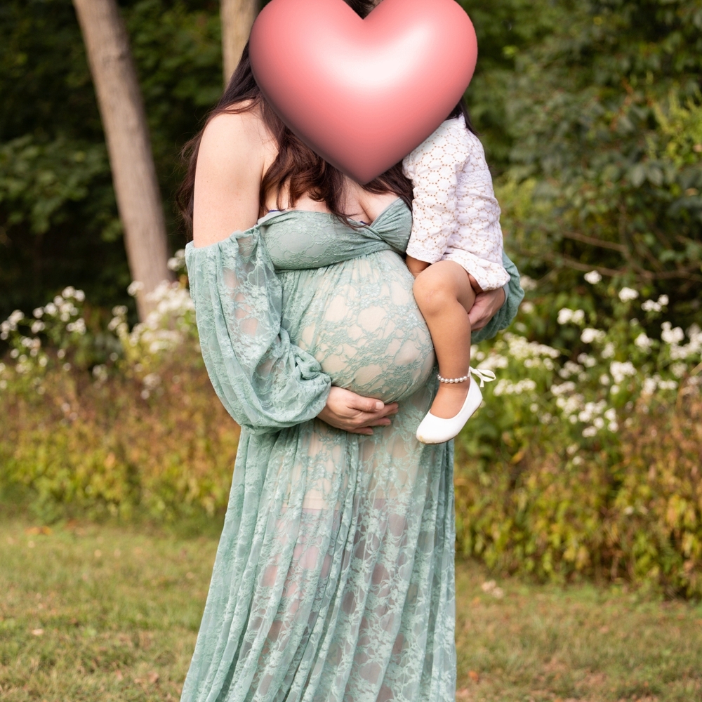 Elegant Lace Maternity Gown in Sage Green - Picture 4 of 5